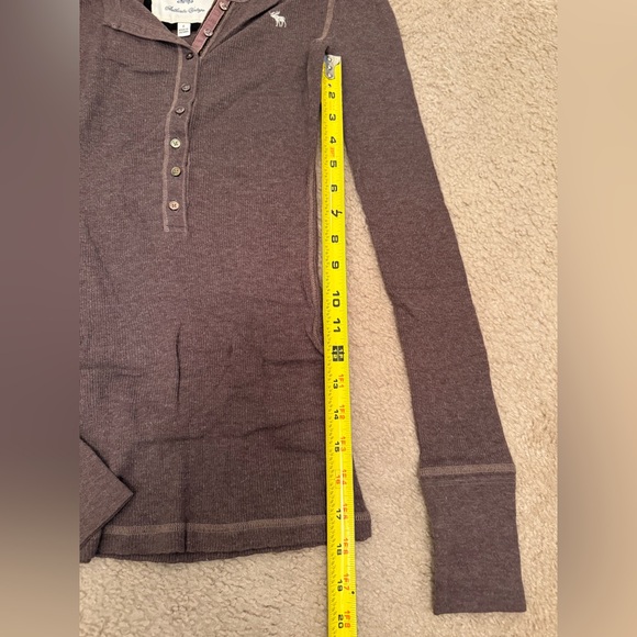 VINTAGE Abercrombie & Fitch Chocolate Brown Henley Top - Picture 7 of 10